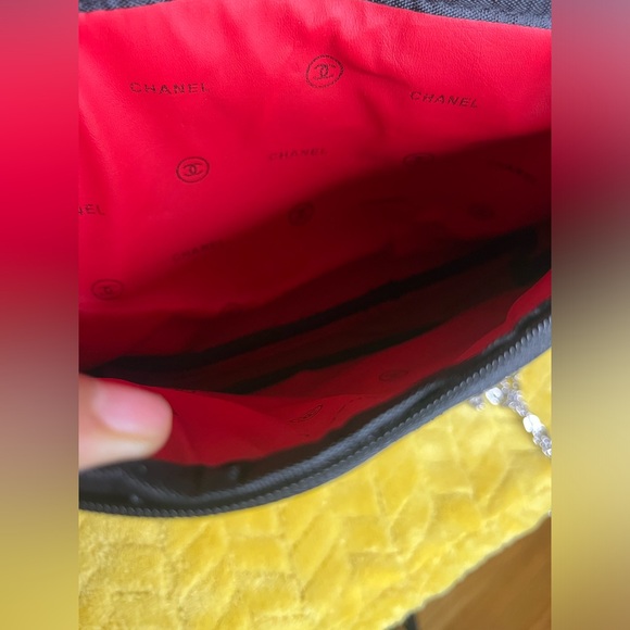 🕋▪️Authentic Chanel Black Leather Crossbody ▪️🕋 - Picture 5 of 6